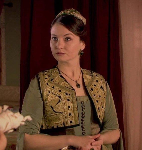 Гюшах Хатун. Взято:https://yandex.ru/images/touch/search?text=гюльшах%20хатун&source=tabbar&pos=3&img_url=https%3A%2F%2Fpbs.twimg.com%2Fmedia%2FC02ygR-XAAQKSWz.jpg&rpt=simage 