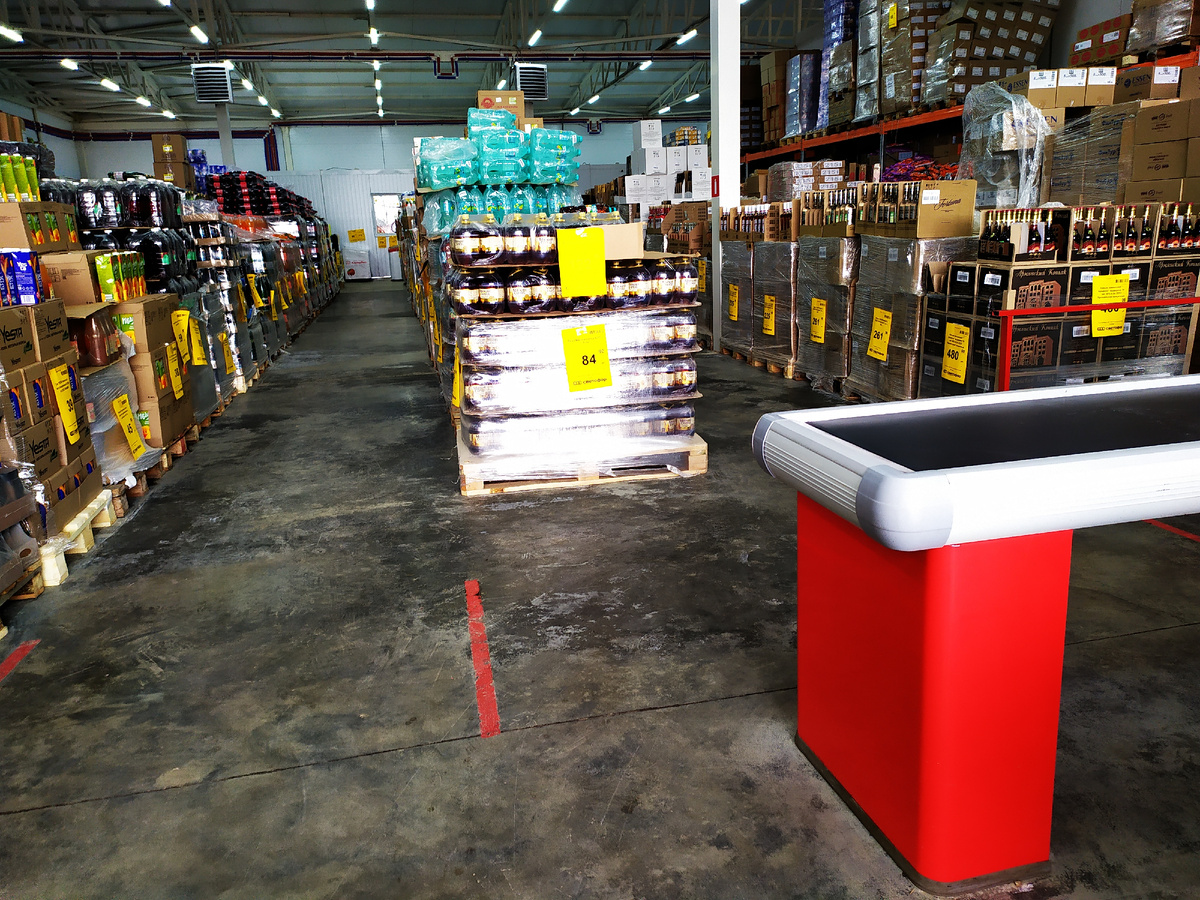 Утреннее фото "Светофора", магазин только открылся.