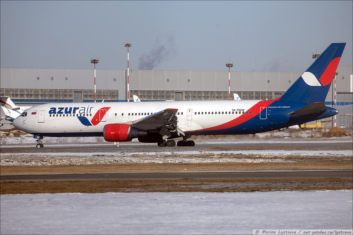 Азур адрес. Самолет Азур. Азур Эйр самолеты. Ra-73032. Боинг 739 Азур Эйр.