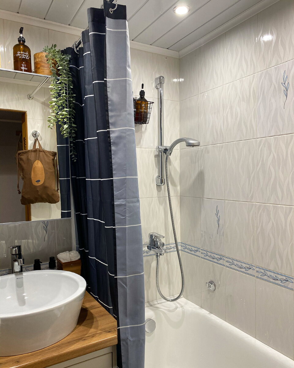 Зона душа и раковина