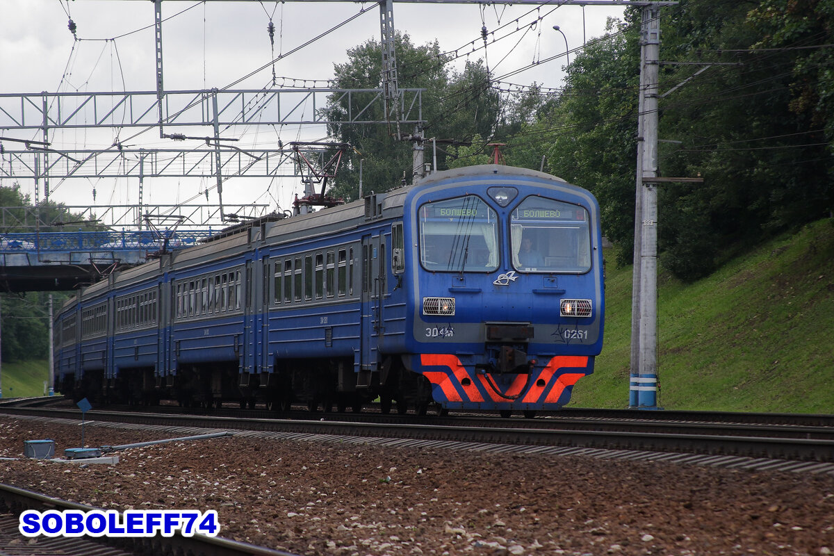 Электропоезд ЭД4М-0261. Перегон Москва-3 - Лосиноостровская Московской железной дороги. Август 2009 года