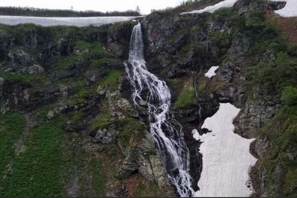 Водопады и кристально чистые ручьи. 
