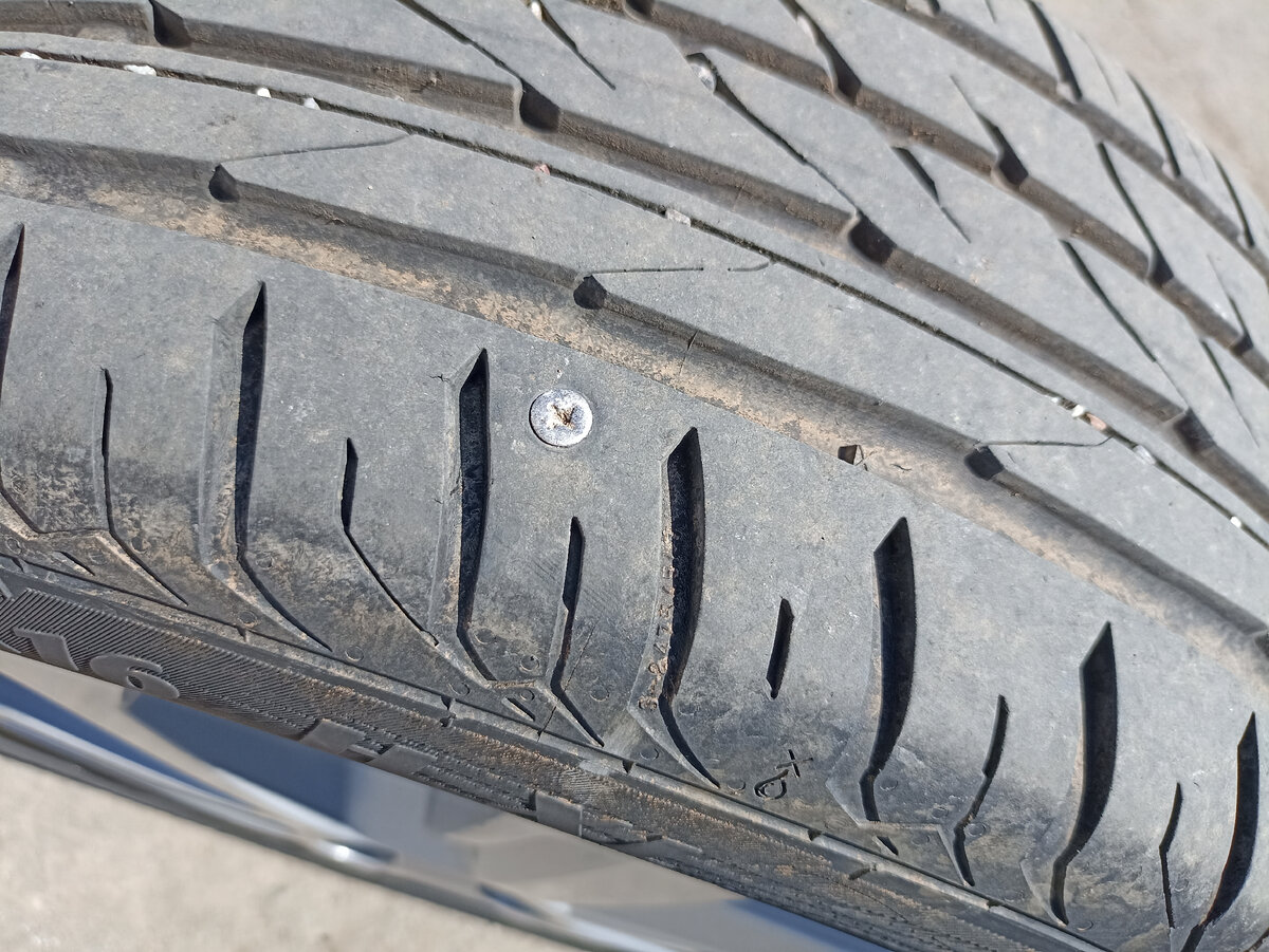 Опять словил саморез