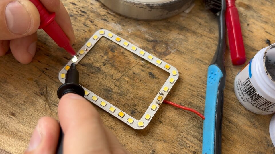 Светодиоды в фаре работают, кроме 5 штук.