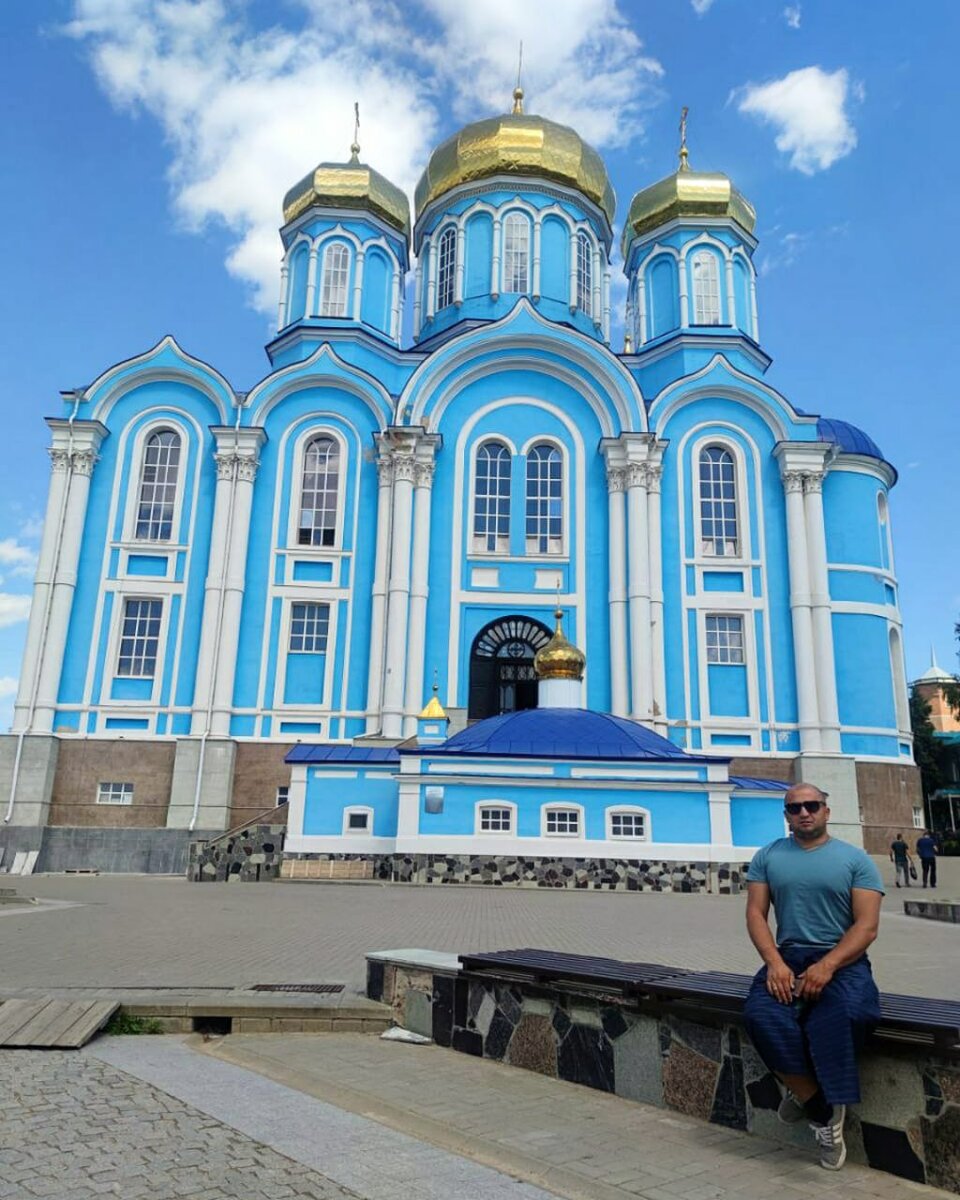 Монастырь в задонске липецкой. Рождество Богородицкий монастырь Задонск. Задонск монастырь Тихона Задонского. Задонск Липецкая область достопримечательности монастырь.