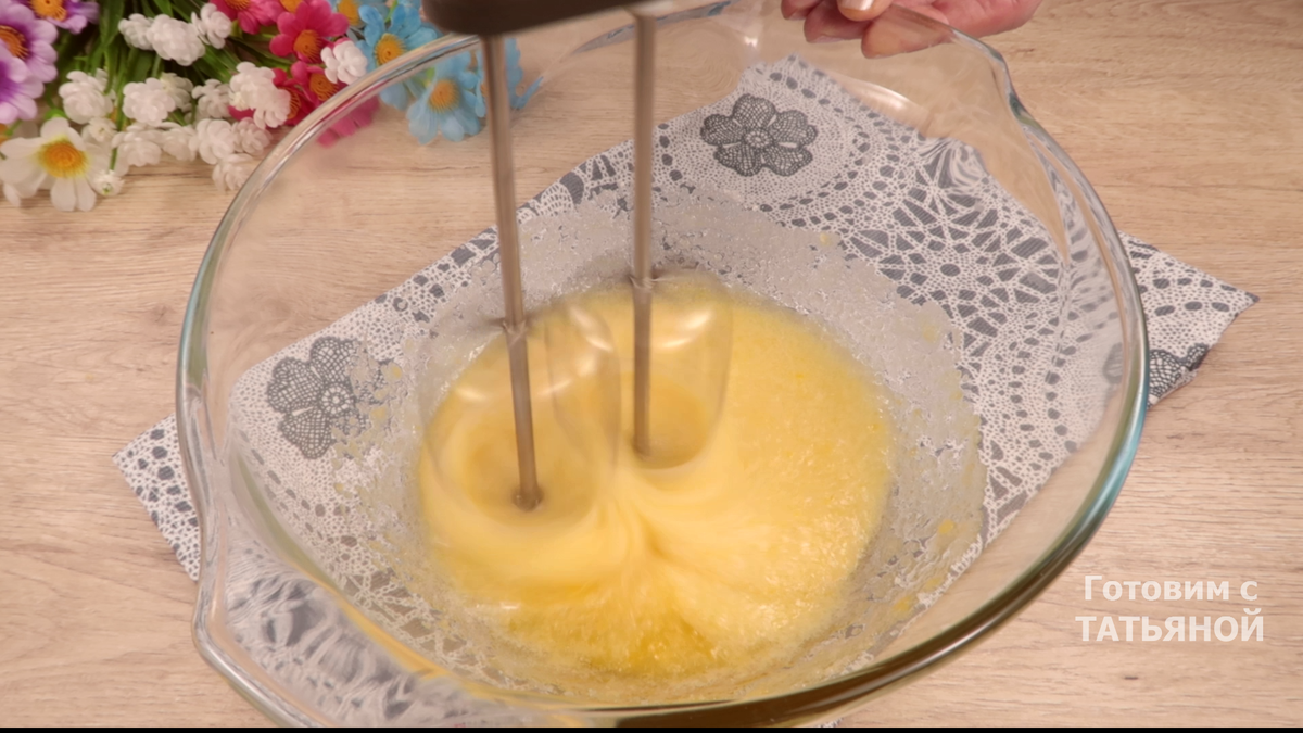 Un tort somptuos are un gust mai bun decât un Snickers.  Pur și simplu se topește în gură.  Rapid ușor și foarte gustos