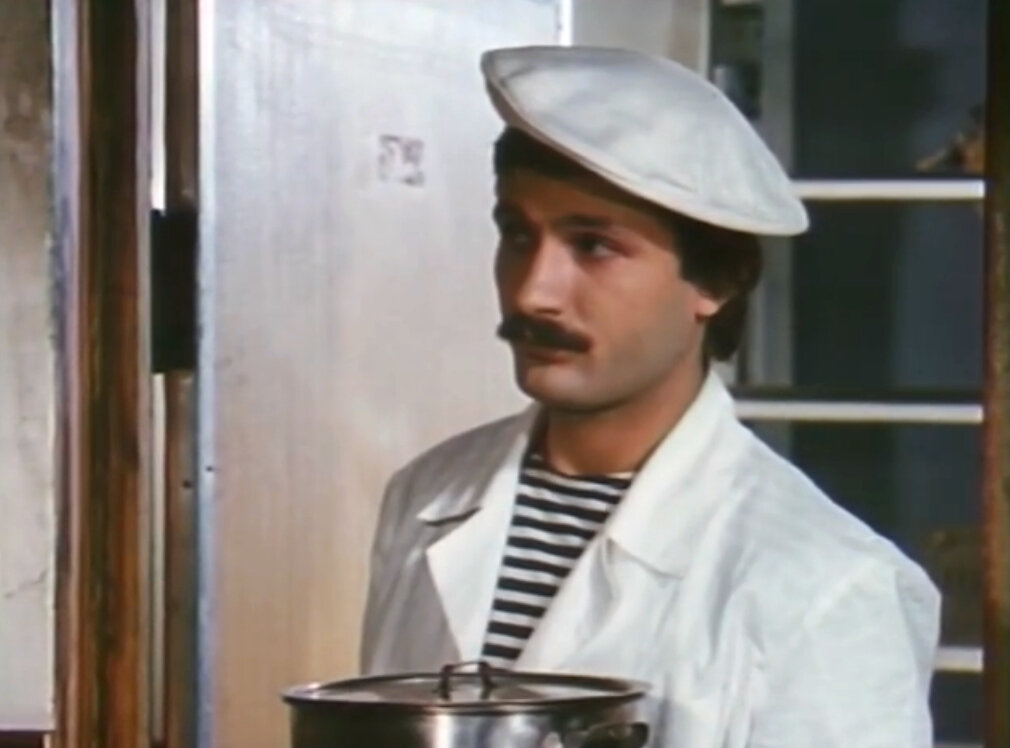 Кадр из кинофильма "Берегите женщин", 1981 г., режиссеры Виктор Макаров, Александр Полынников, сценаристы Анатолий Козак, Виктор Макаров, композитор Юрий Антонов (скриншот)