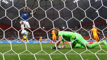 Катар — первый на выход. Ван Гал повторил мировой рекорд, бомбардир Эквадора добрался до уникального достижения  📷
