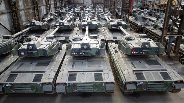 Списанные немецкие танки Leopard 1 на складе в Бельгии. 2 февраля 2023 года. Фото © Getty Images / Dursun Aydemir / Anadolu Agency