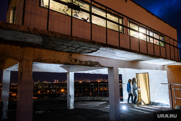    Своими работами художница хочет привлечь внимание к значимому конструктивистскому зданию (архивное фото)