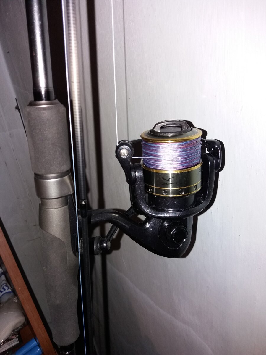 удилище с тестом 7-22, какой строй не знаю, катушка 2000, плетенка 0,18 мм diamonds x8