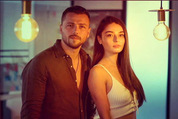 Толга Сарыташ и Айча Айшин Туран