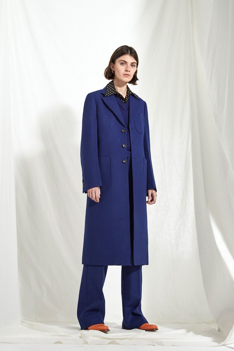 Пальто из драпа. С сайта https://fashionapp.ru/odezhda/verxnyaya/drapovoe-palto.html#gallery-3
