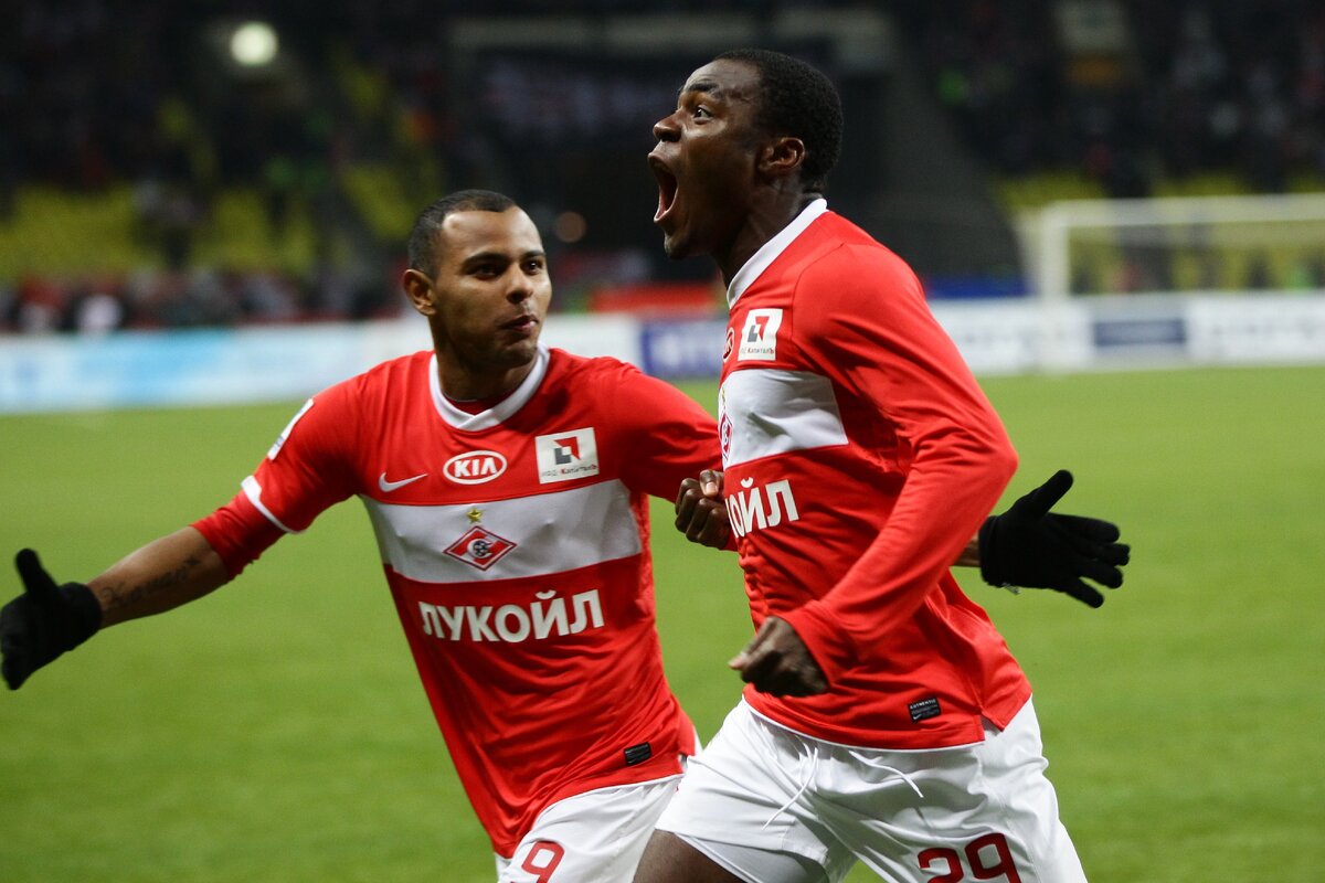 2011 год. Эммануэль Эменике после очередного года в ворота "Локомотива". Фото: spartak.com