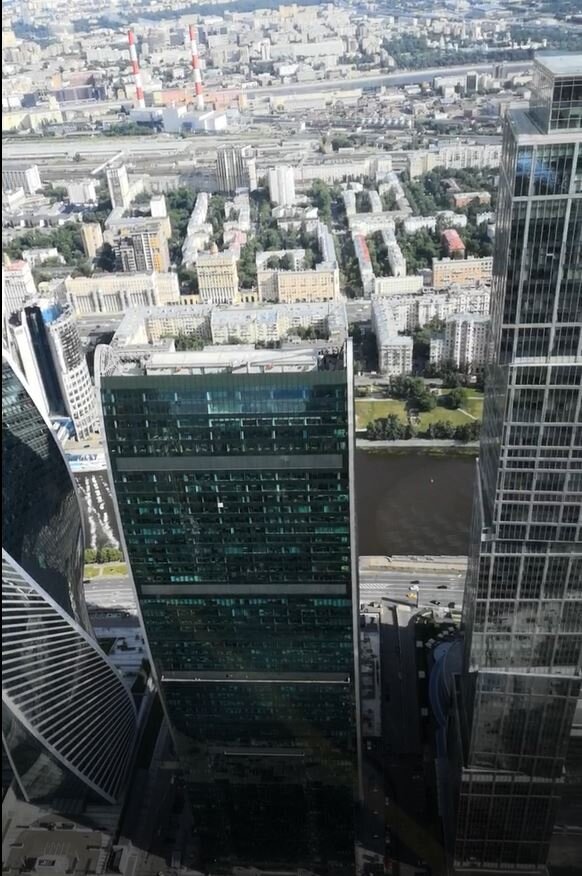 Это не высота птичьего полета, это - выше