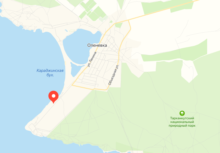 Сам поселок и кемпинг. Кемпинг находится на улице Ленина!