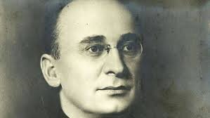 Лаврентий Павлович Берия, сегодня его памятники стоят в Тбилиси, Баку, Москве - это высотные здания которые украшают наши города и сегодня. Он мечтал стать архитектором, но ему не дали доучится важные государственные дела.