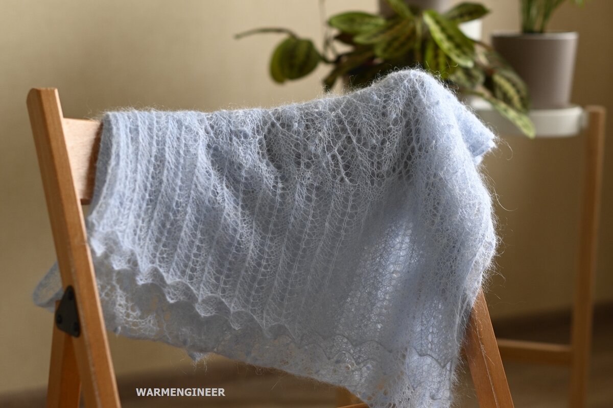 Ажурный палантин из Alize "Kid Royal"