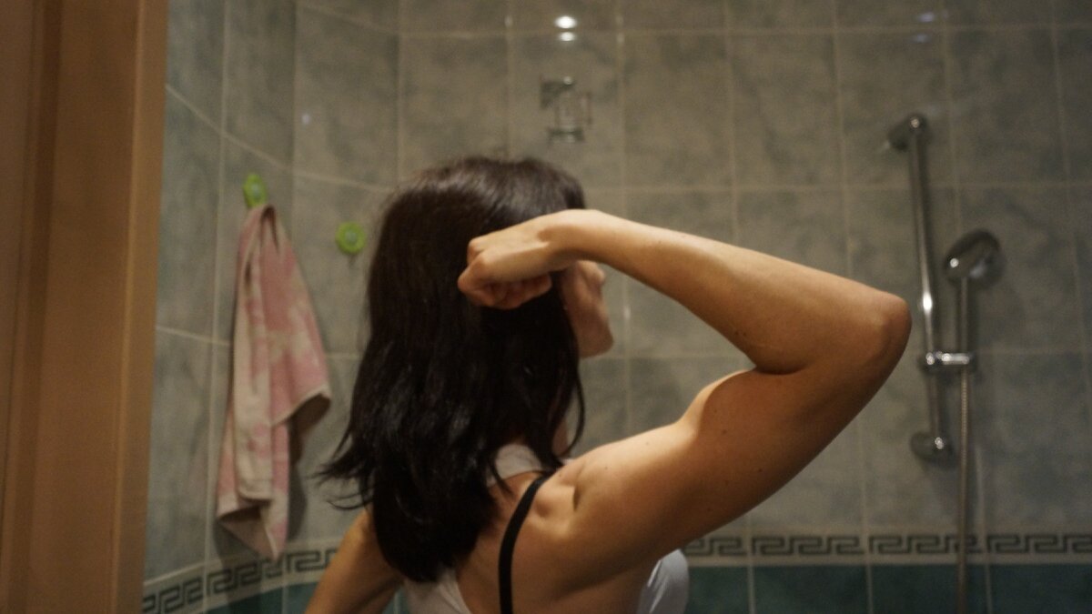 Как-то так. Плечи накачены, потому что стремлюсь к горизонту. 