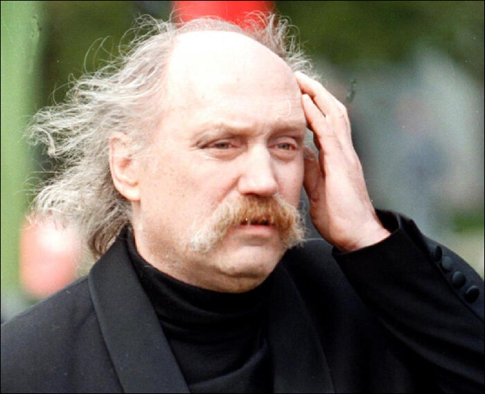 Руководитель группы песняры мулявин. Мулявин лет. Мулявин песняры в молодости. Мулявин лет. Мулявин лет.