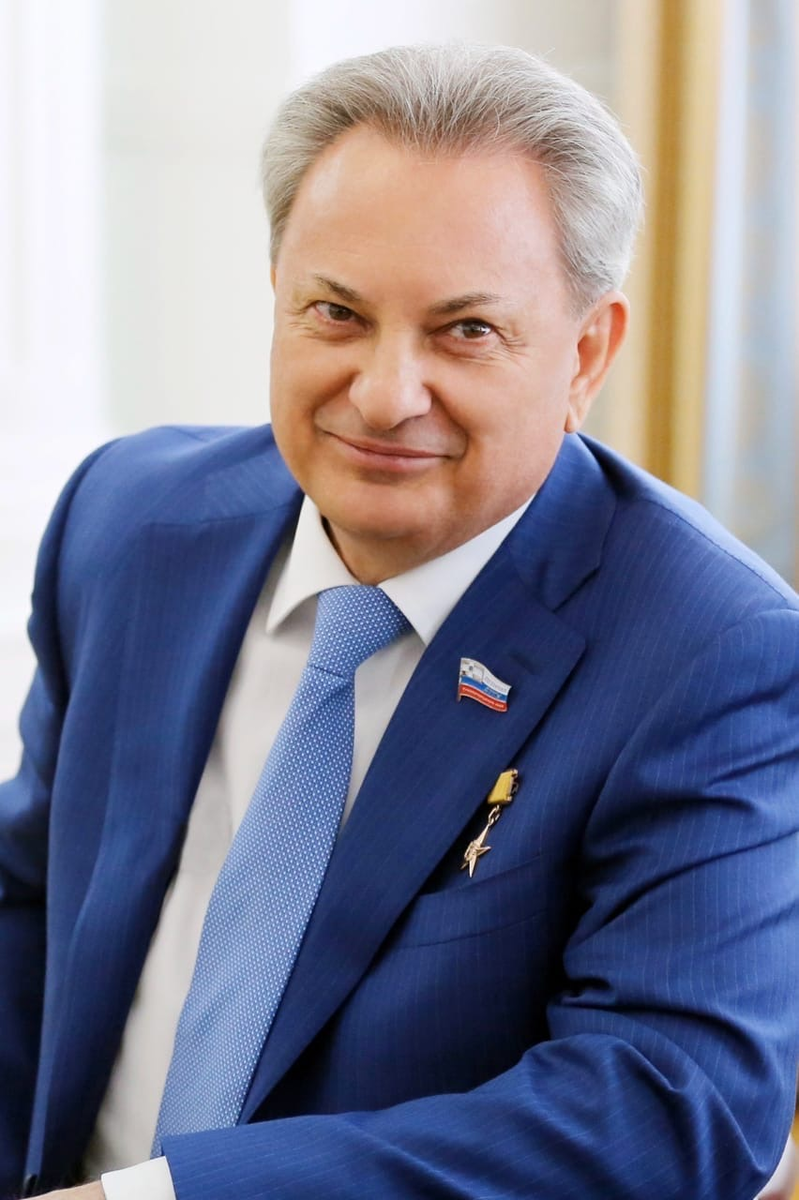 Ректор, Академик РАН, профессор В.И. ТРУХАЧЕВ