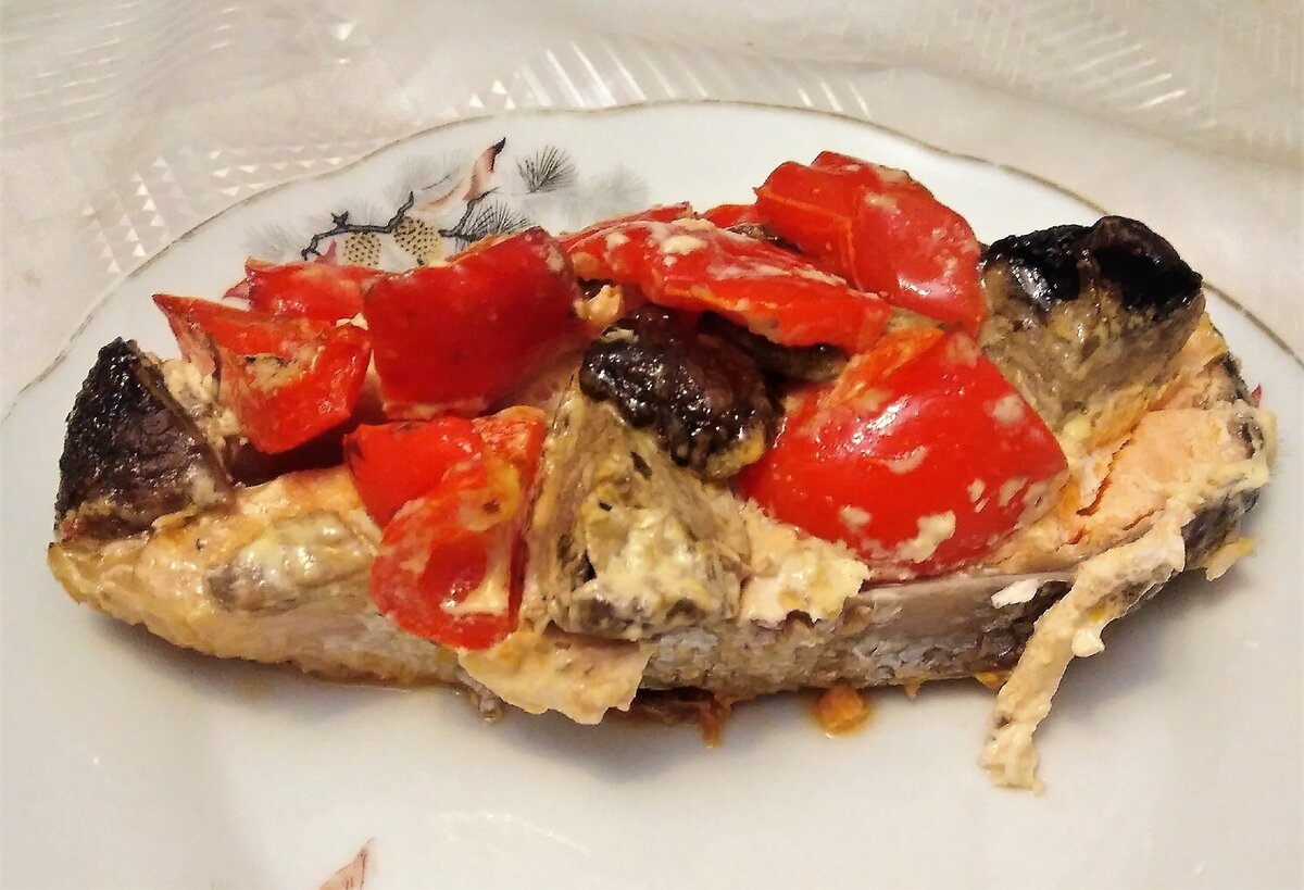 Как сделать жюльен с красной рыбой и грибами в духовке