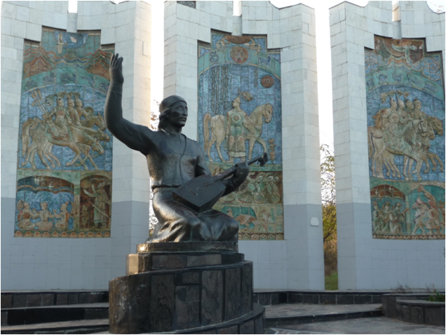  Художественная  композиция по мотивам народного эпоса калмыков. Фото автора.