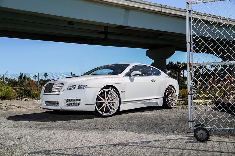 «Bitch I’m balling, in a Bentley continental see bitch I’m hauling» 50Cent