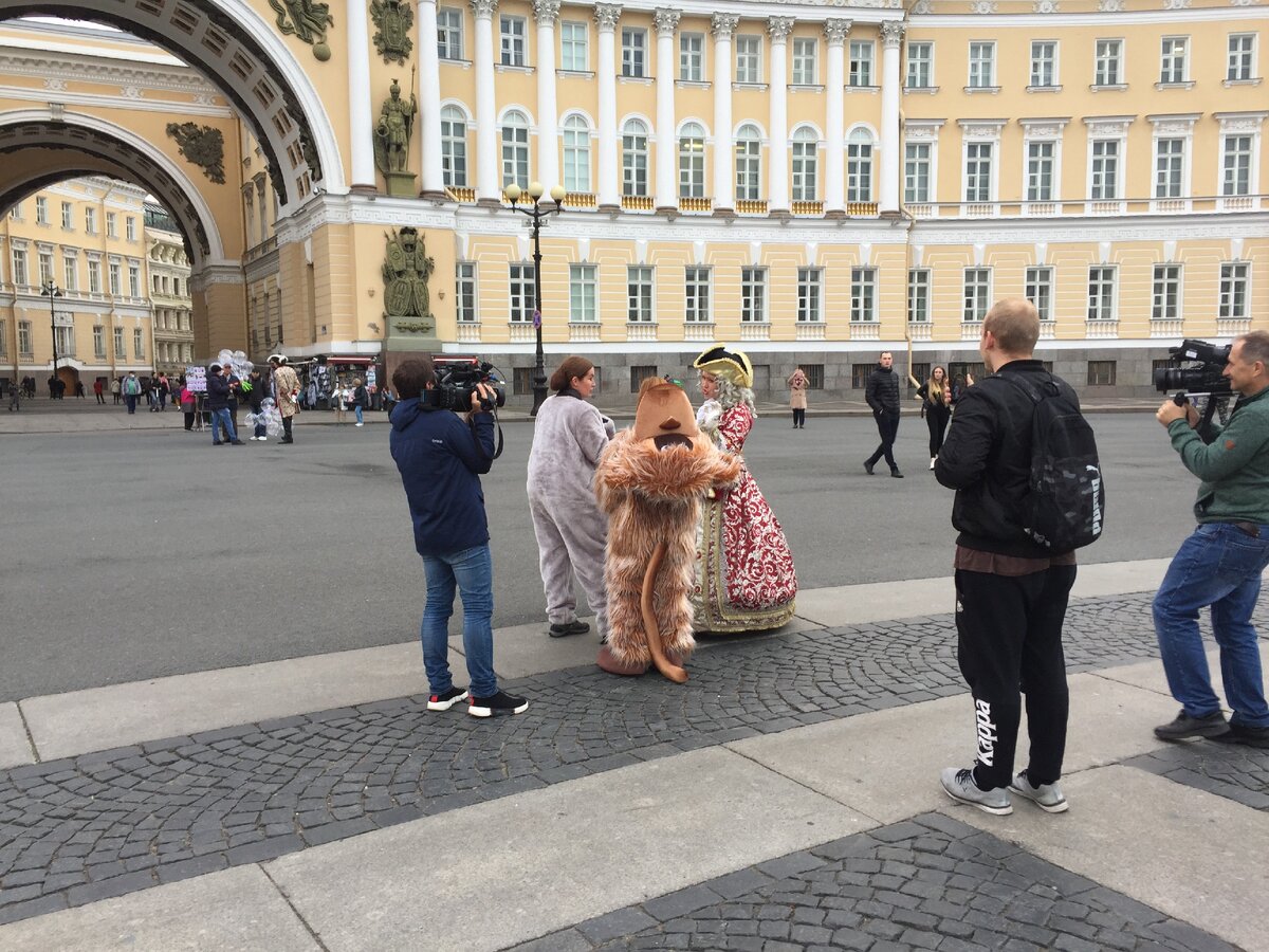 Корреспондент, против актрисы