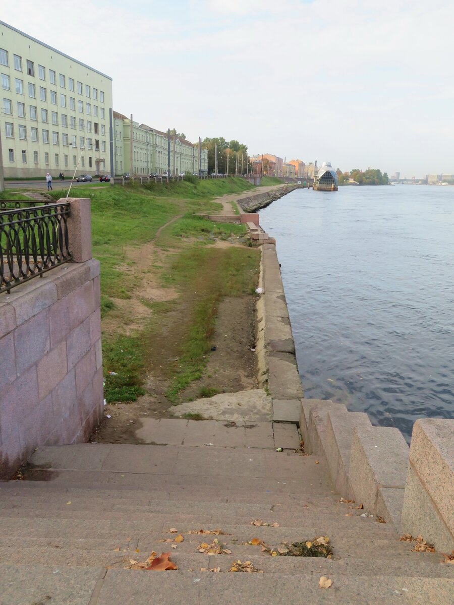 Фарфоровская набережная