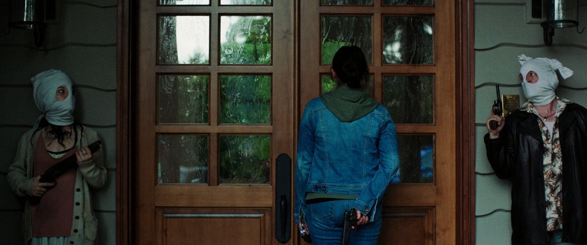 Кадр из фильма «Я в этом мире больше не чувствую себя как дома» (2017)