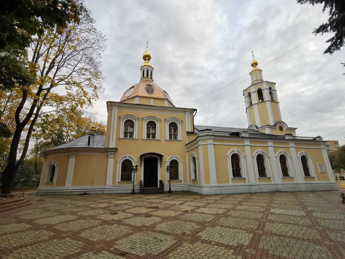 храм всех московских святых