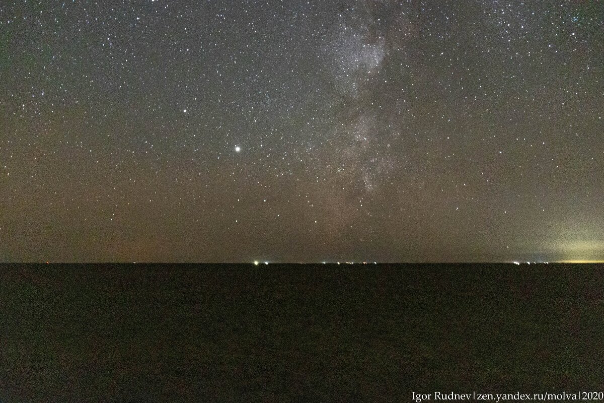 Шумы на фото явно заметны, но куда ж без них на таких ИСО...