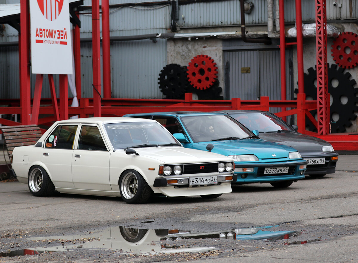 изначально в планах было собрать олтаймеры и янгтаймеры возле музея ретроавтомобилей, но в реальности условия участия расширили