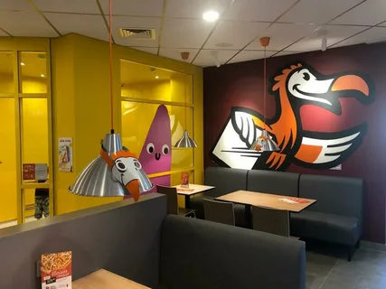 "Российская сеть ресторанов быстрого питания, специализирующаяся на пицце. По состоянию на ноябрь 2019 года сеть включает 602 заведения в 13 странах, включая Россию, США, Китай и страны Европы."