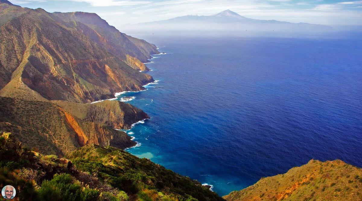 Скалистый берег над Атлантическим океаном