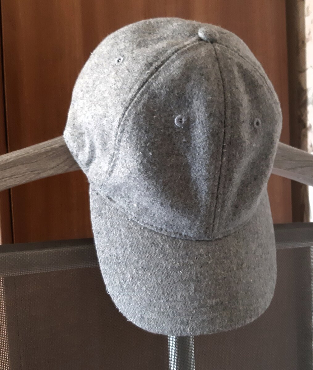  кепка accessories, совершенно новая - 200 руб.
