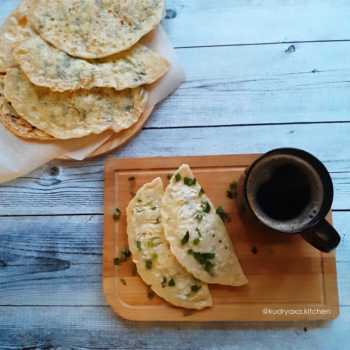 Кутабы с сыром и зеленью