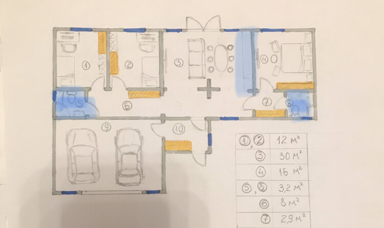 Помещения с водоснабжением отмечены синим цветом.