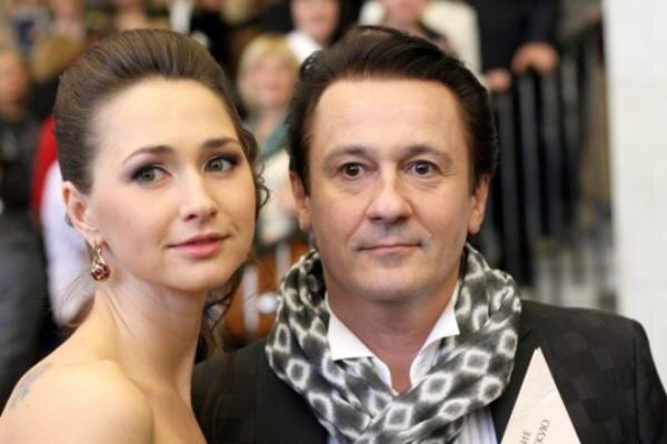 Меньшиков с женой, Анастасией Черновой