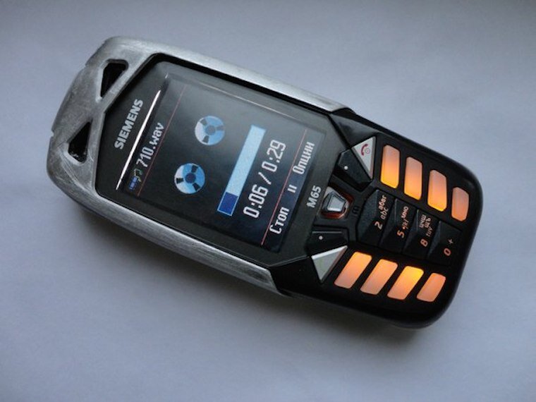 вот такой телефон я потерял по пьяни в тот вечер