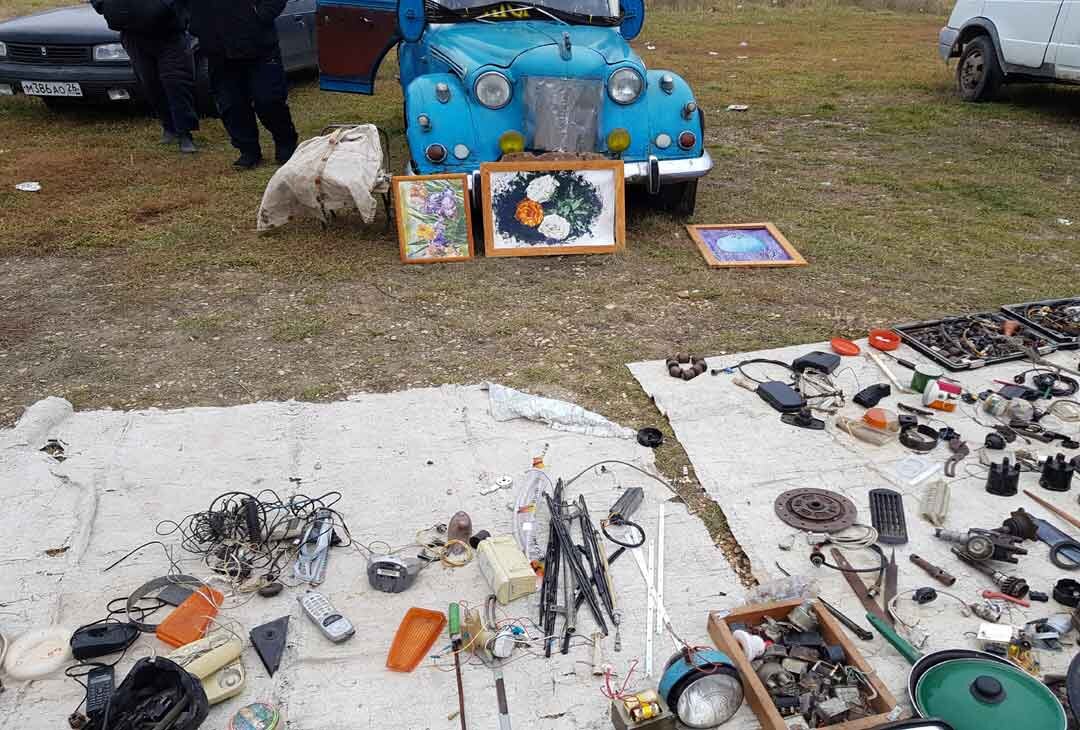 Сам автомобиль "москвич" не продавался 