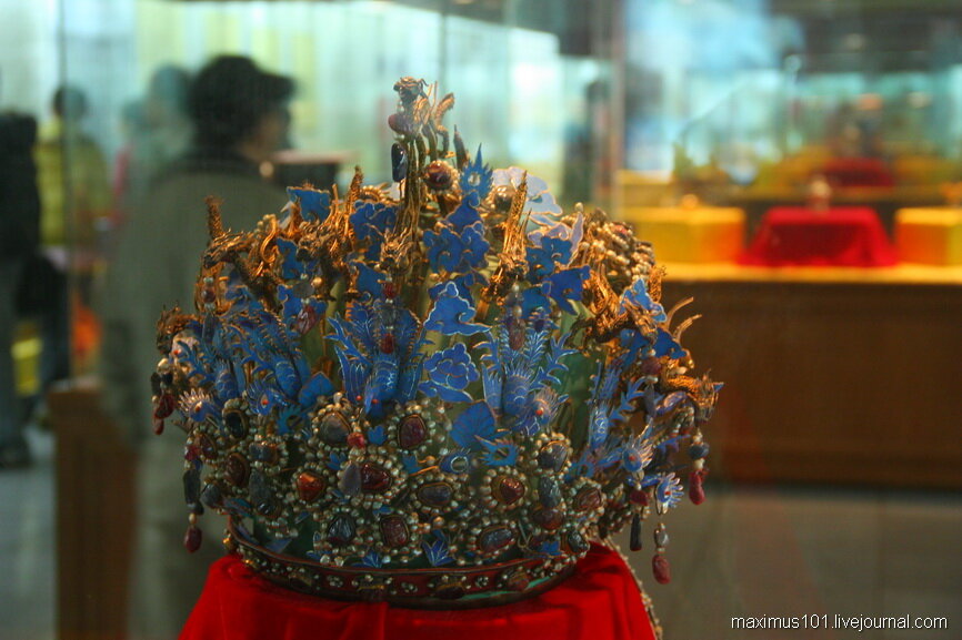 Корона императора династии мин. Корона императора Китая. Корона Феникс династии мин. Китайская корона императрицы музей.