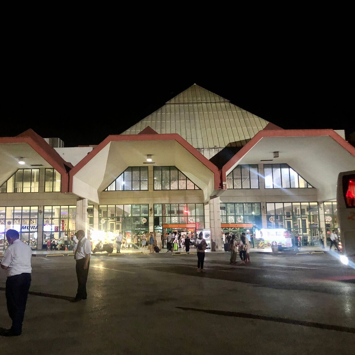 Автовокзал в Анталье.