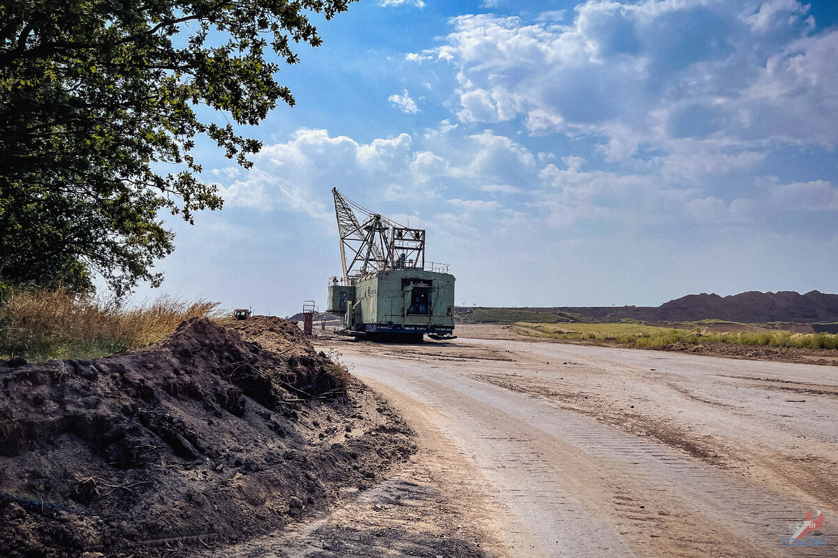 Территория Вольногорского карьера. 