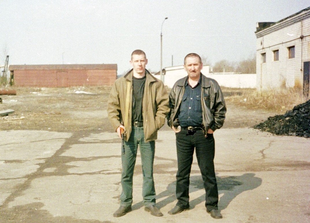 Главный бандит как называется. Бандит из 90х ворожбитов. бандиты 90ых. бандиты 90. бандюга из 90х.