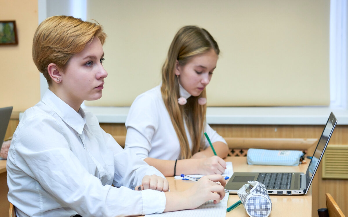 Одиннадцатиклассники в школе. Источник: edu.gov.ru
