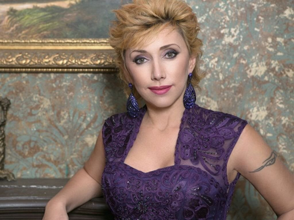 Елена Яковлевна работала усердно не только над своими ролями, но и над внешностью. Открытый источник.