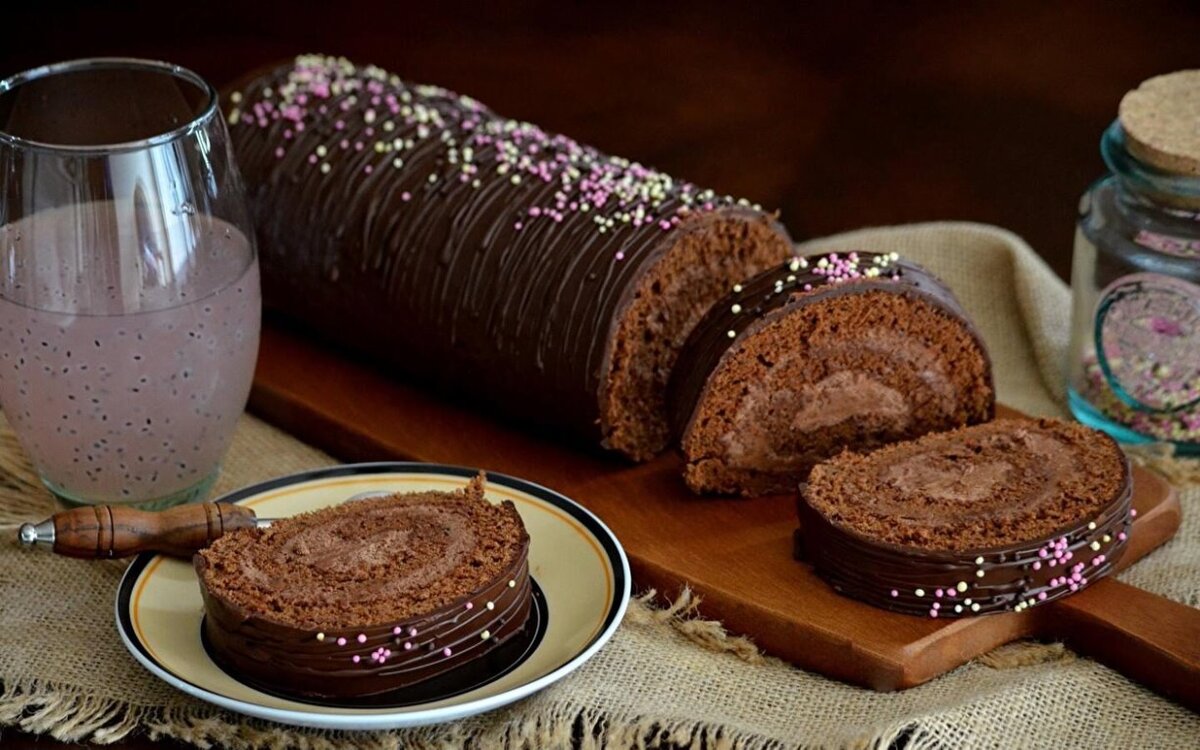 Шоколадный рулет с шоколадным кремом