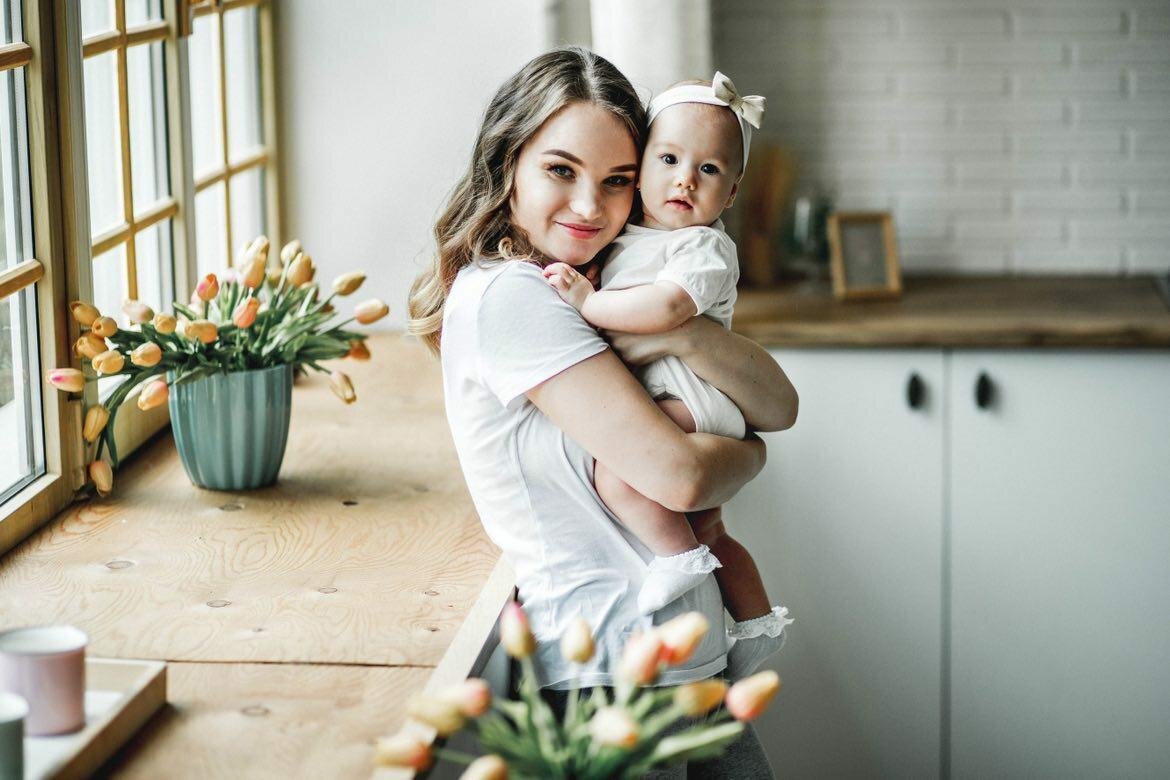 Когда дочка немного подросла Наташа начала подрабатывать SMM-менеджером – вести соц. сети.